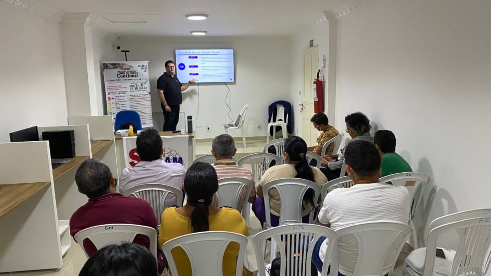 Sindicatos promovem capacitação a servidores municipais sobre o Pressem (Foto: Lucas Luckezie/FolhaBV)