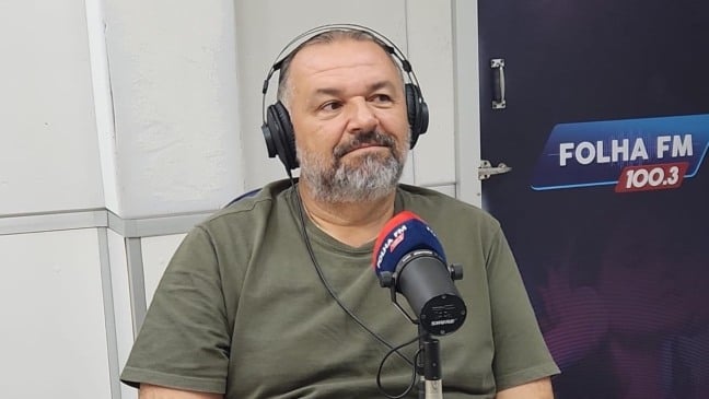 O secretário estadual de Agricultura, Desenvolvimento e Inovação, Márcio Grangeiro, durante o programa Agenda da Semana, da Folha FM – 30.11.2025 (Foto: Folha FM)
