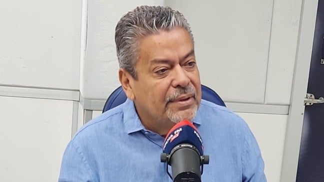 O senador Dr. Hiran durante o programa Agenda da Semana, da Folha FM – 30.11.2025 (Foto: Folha FM)