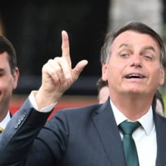 Flávio Bolsonaro defende pai em live e critica Moraes “Completamente inconstitucional”
