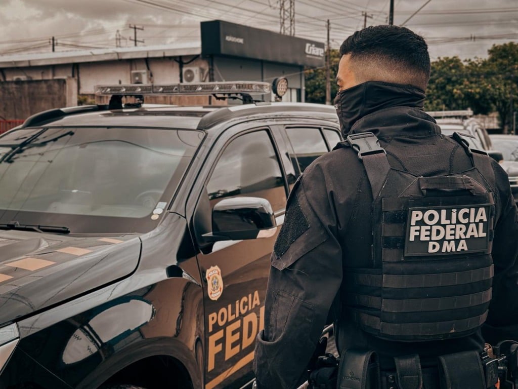 PF faz operação contra envio de combustível de aviação para o garimpo na TI Yanomami PF faz operação contra envio de combustível de aviação para o garimpo na TI Yanomami