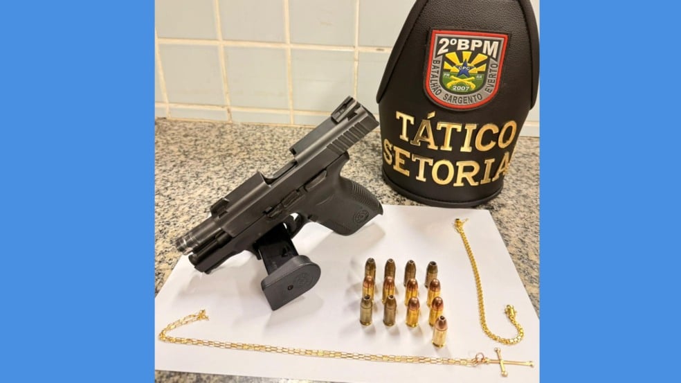 Materiais apreendidos com militar do Exército Brasileiro (Foto: Divulgação)