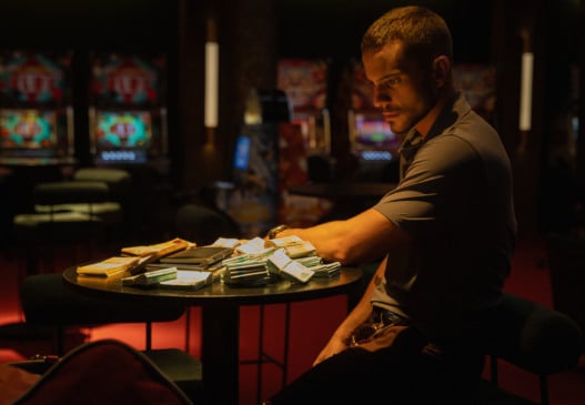 OS DONOS DO JOGO. André Lamoglia as Profeta in Os Donos do Jogo. Cr. Albert Andrade/Netflix © 2025