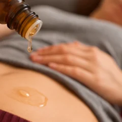Óleo essencial que alivia cólicas menstruais com apenas 3 gotas