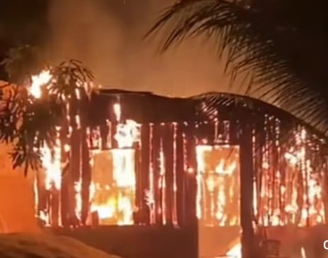 Ainda não há informações sobre a causa do incêndio. (Foto: Divulgação)