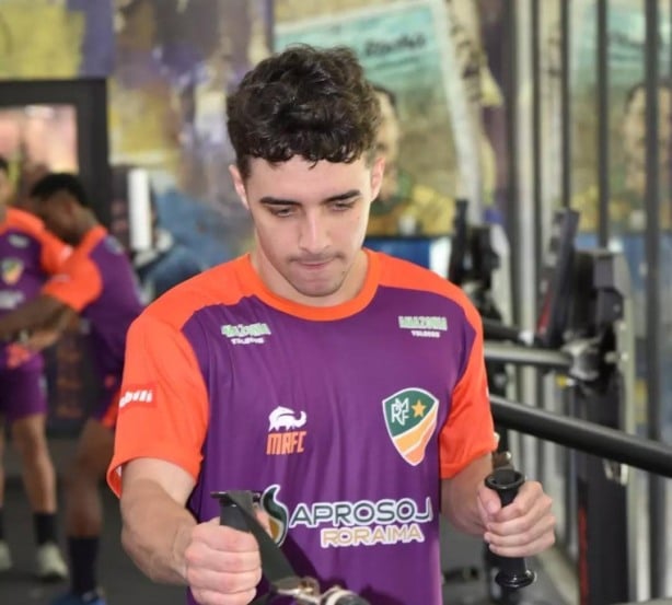 Natural de Uruguaiana (RS), Lucas defendeu o Monte Roraima em 2024, atuando em 10 partidas oficiais. (Foto: ASCOM/João Paulo Oliveira). Natural de Uruguaiana (RS), Lucas defendeu o Monte Roraima em 2024, atuando em 10 partidas oficiais. (Foto: ASCOM/João Paulo Oliveira).