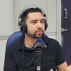 O secretário de educação, Mikael Cury-Rad. Foto: Estúdio/Folha FM