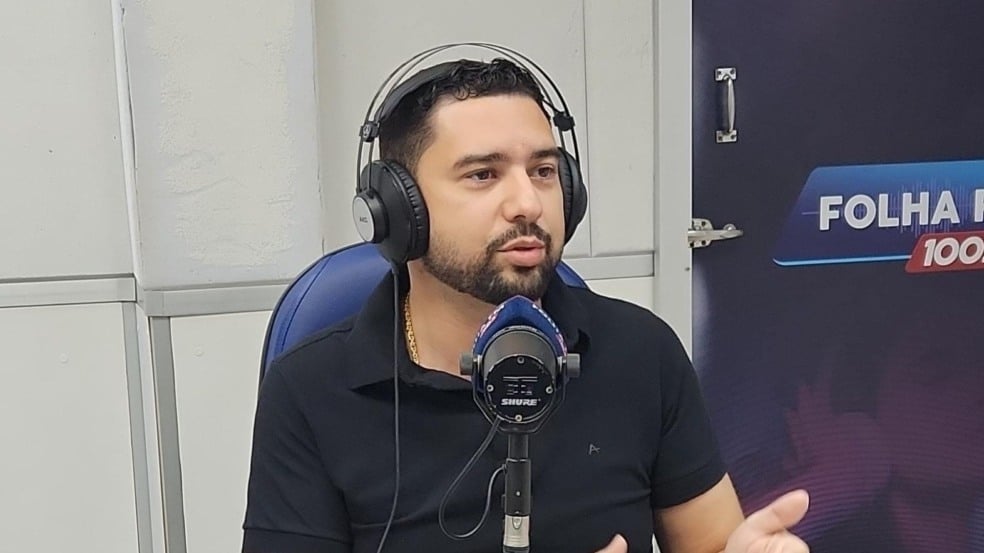 O secretário de educação, Mikael Cury-Rad. Foto: Estúdio/Folha FM O secretário de educação, Mikael Cury-Rad. Foto: Estúdio/Folha FM