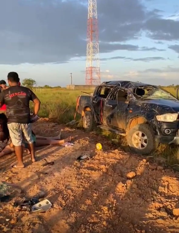 Acidente aconteceu em uma vicinal de interseção com a RR-205 (Foto: reprodução)