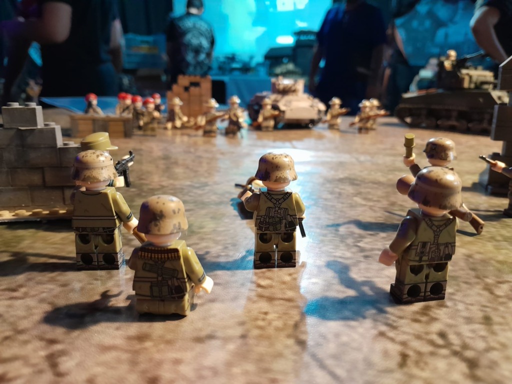 O Bricks Warfare é descrito pelo criador como um jogo estratégico de combate onde dois esquadrões duelam usando miniaturas. (Foto: Divulgação)