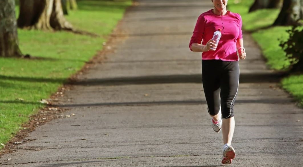 Nunca é tarde para adotar hábitos saudáveis e cuidar de si mesma (Foto: Reprodução)