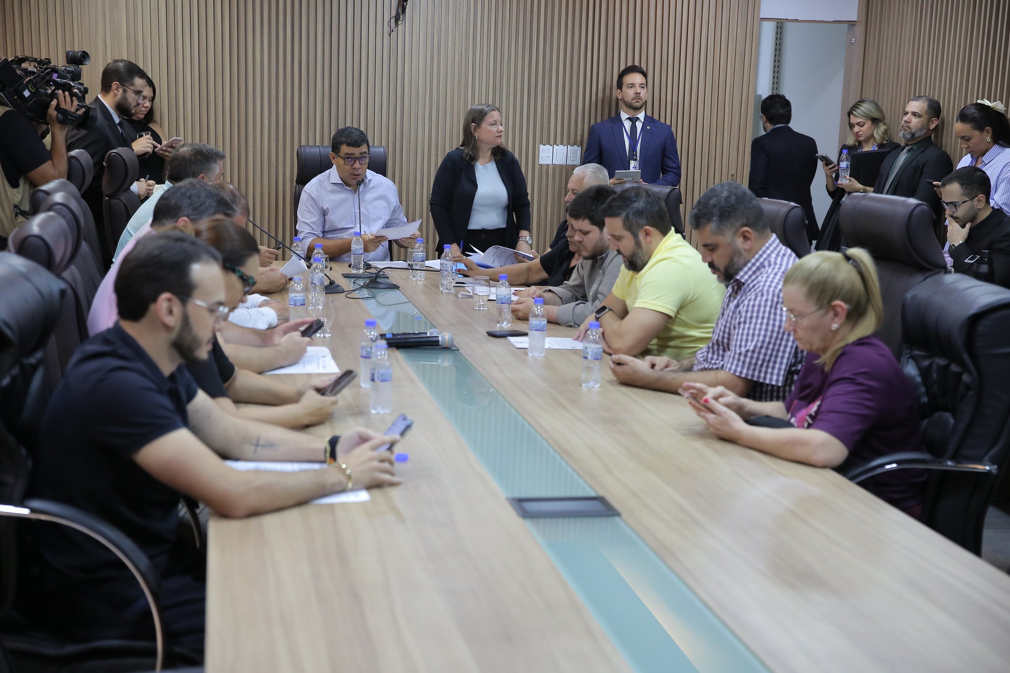 Deputados estaduais se reúnem em sessão extraordinária nesta segunda-feira - 01.12.2025