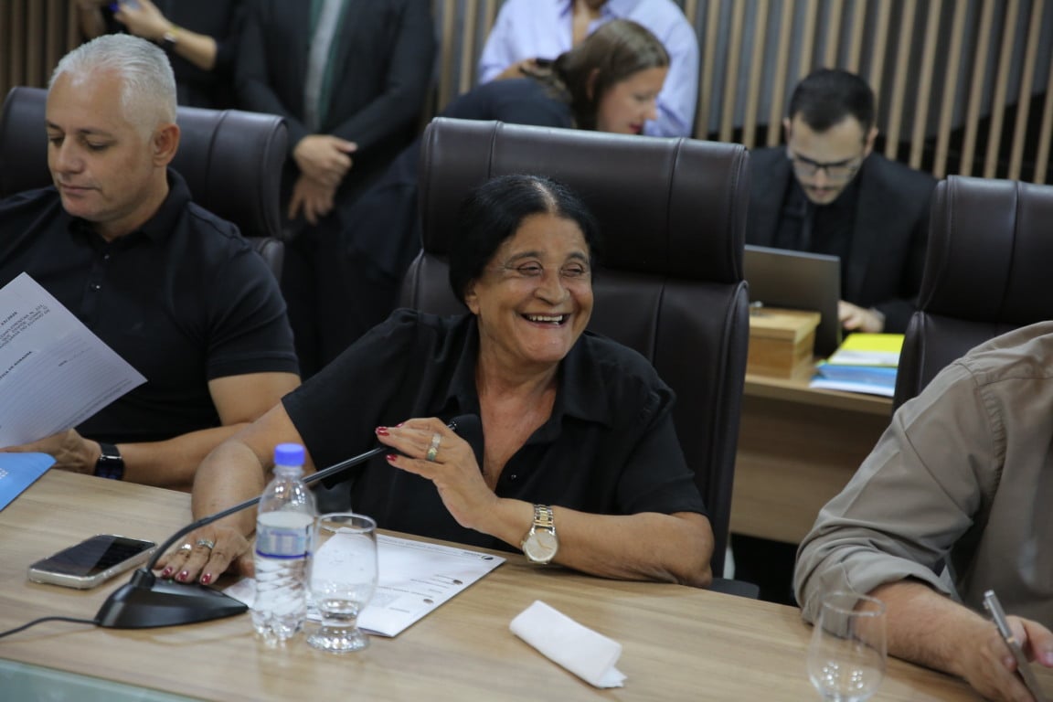 A deputada estadual Aurelina Medeiros durante sessão extraordinária nesta segunda-feira - 01.12.2025 (Foto: Eduardo Andrade/SupCom ALE-RR)