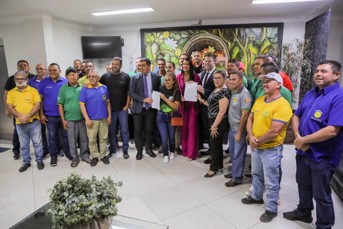 Motoristas ligados a cooperativas de táxi acompanharam votação na Assembleia Legislativa de Roraima Motoristas ligados a cooperativas de táxi acompanharam votação na Assembleia Legislativa de Roraima