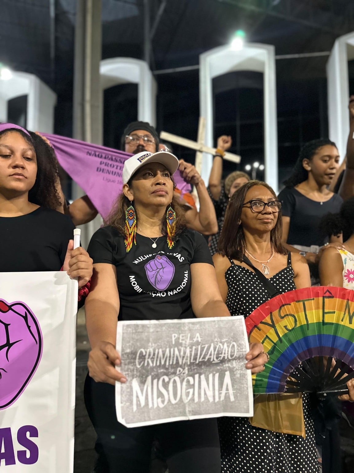 Mulheres fazem vigília em Boa Vista e reforçam cobrança por ações contra feminicídios