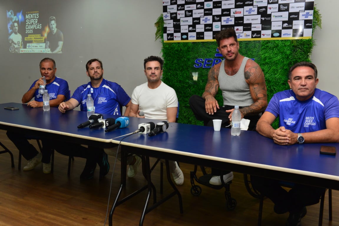 Falcão e Fernando Fernandes inspiram público em evento do Sebrae no Estádio Canarinho