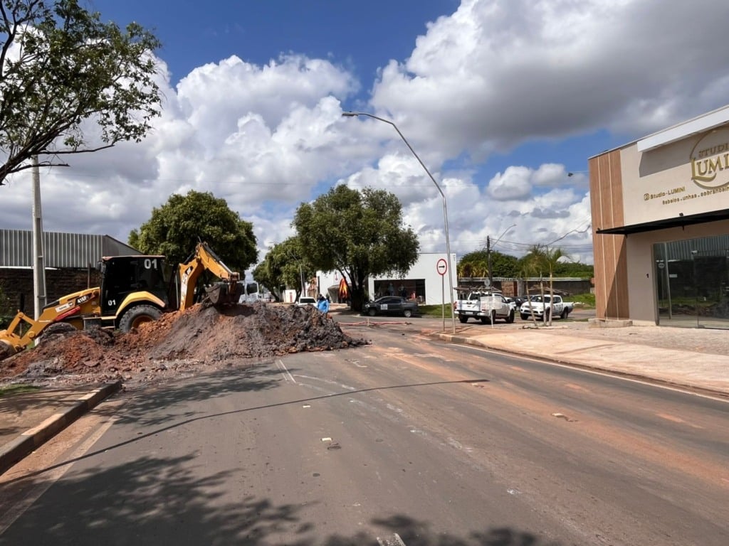 Avenida Carlos Pereira de Melo é interditada para manutenção emergencial em rede de água