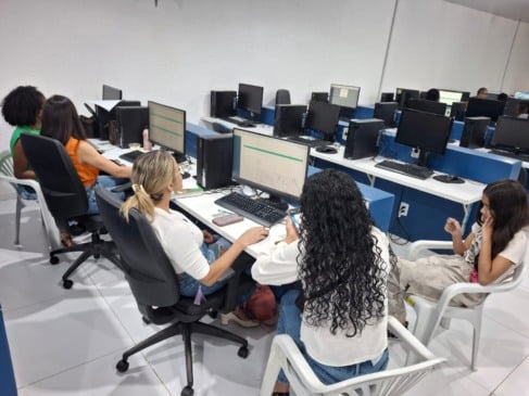 O procedimento é gratuito e tem como objetivo formar um banco de dados de famílias que não possuem imóvel próprio, para subsidiar seleções de futuros programas habitacionais do Estado. (Foto: Divulgação)