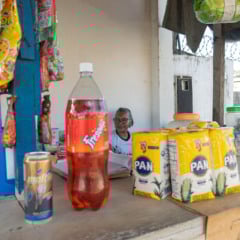 A proposta da exposi&ccedil;&atilde;o &eacute; mostrar hist&oacute;rias, esfor&ccedil;os e luta pela sobreviv&ecirc;ncia de quem largou tudo no seu pa&iacute;s de origem para fugir da guerra civil e da fome. (Foto: Willame Sousa)