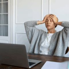 O levantamento aponta que os sintomas emocionais se intensificam ao longo do ano e atingem o pico nos meses finais, quando se acumulam demandas no trabalho, no tr&acirc;nsito, no com&eacute;rcio e na organiza&ccedil;&atilde;o das festas. (Foto: Freepik)