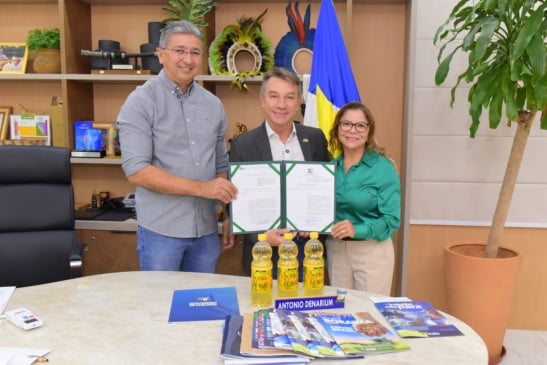 O vice-governador Edilson Damião, o governador Antonio Denarium e a presidente da Fier