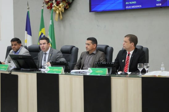 A mesa diretora da Câmara Municipal de Boa Vista, presidida pelo vereador Genilson Costa