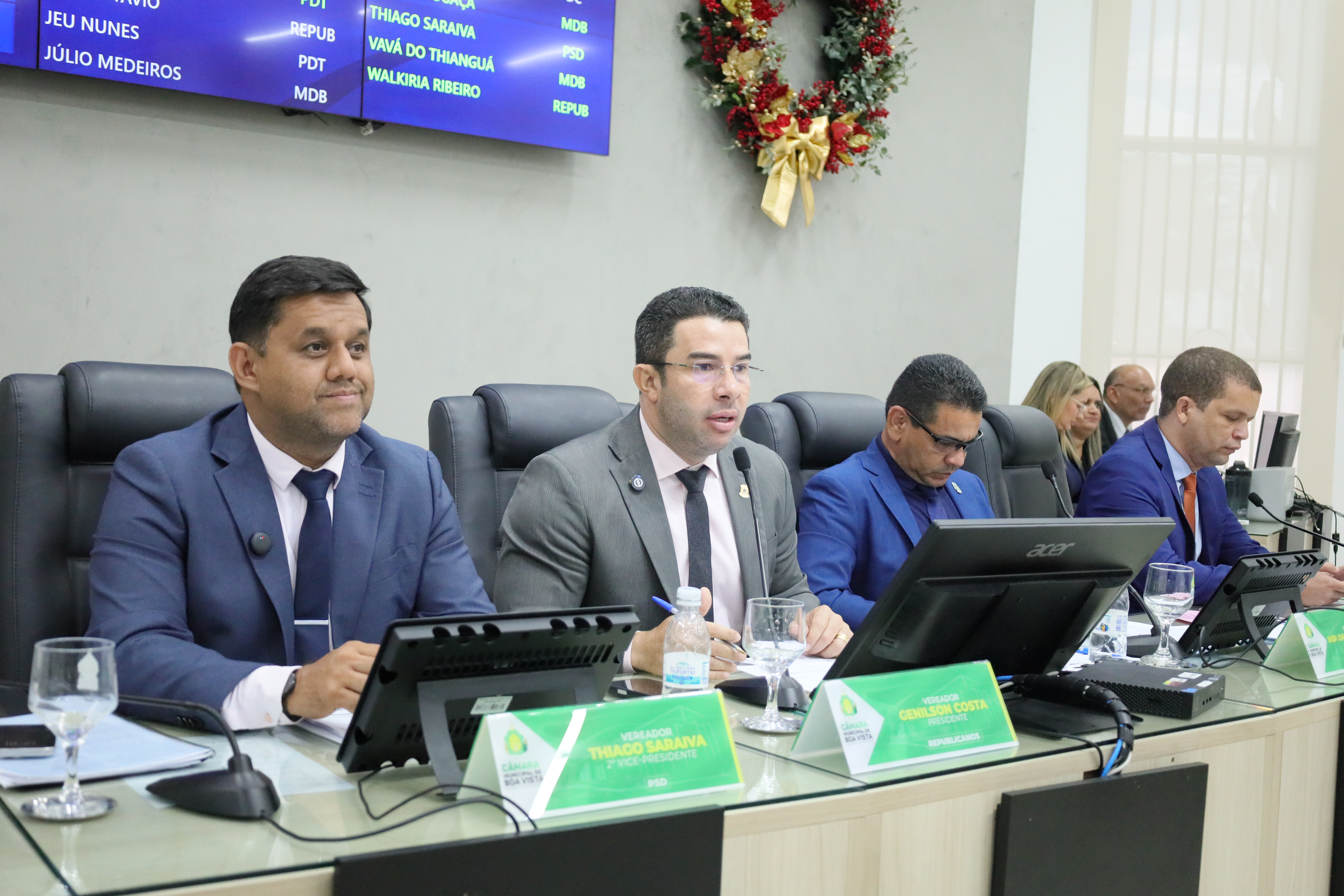 A mesa diretora da Câmara Municipal de Boa Vista, presidida pelo vereador Genilson Costa - 10.12.2025 (Foto: Reynesson Damasceno/CMBV)