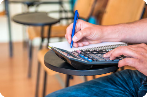 Para quem sente dificuldade em manter disciplina financeira, o conselho é começar pelo básico e dar um passo de cada vez. (Foto: Divulgação)