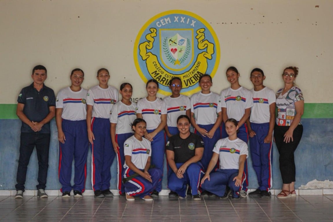 Equipe de estudantes que se destacaram na Olimpíadas. (Foto: Arquivo Pessoal)