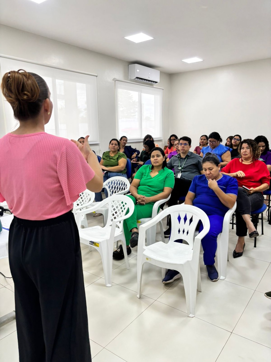 Profissionais de saúde da maternidade participam de ação sobre atendimento humanizado Profissionais de saúde da maternidade participam de ação sobre atendimento humanizado