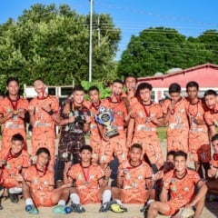 Projeto Social desenvolve atividades de futebol para jovens de baixa renda. (Foto: ASCOM/Projeto Tradição)