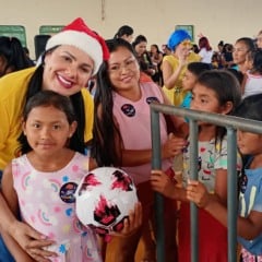 A entrega ocorreu na quadra poliesportiva municipal, na sede da cidade. (Foto: Divulgação)