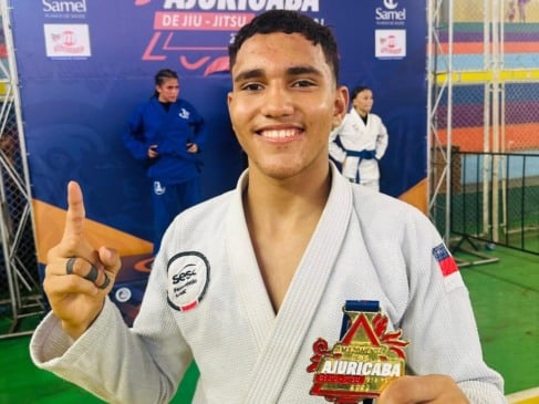 Atleta roraimense conquista duas medalhas em competição de jiu-jítsu em Manaus. (Foto: Divulgação)