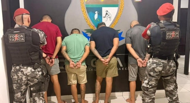 V.A.D, W.A.S, E.D.M.S e I.D.S.O, foram levados para delegacia para os procedimentos legais. (Foto: Divulgação).