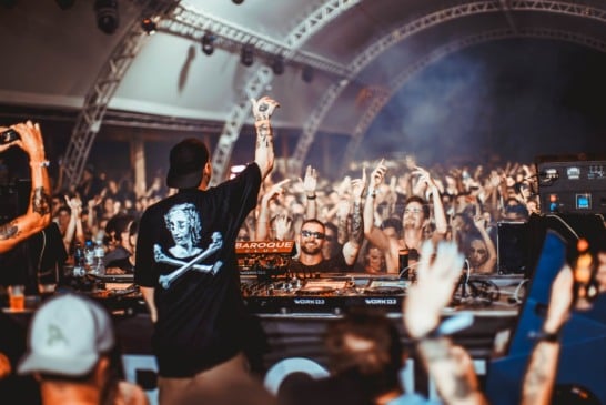 A programação reúne a Sonora95, voltada à música eletrônica, e a Tokyo Produções, ligada à cena urbana e ao funk, ampliando o alcance do evento a diferentes públicos. (Foto: Divulgação)