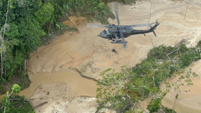 Forças armadas prendem 15 suspeitos de garimpo ilegal em operação na Terra Indígena Yanomami