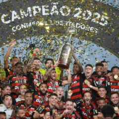 Flamengo próximo de ultrapassar R$ 2 bilhões em arrecadação. (Foto: Hector Vivas/Getty Images)