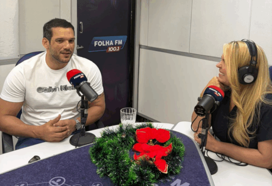 Samir Xaud e entrevista à jornalista Cida Lacerda. (Foto: FolhaBV)