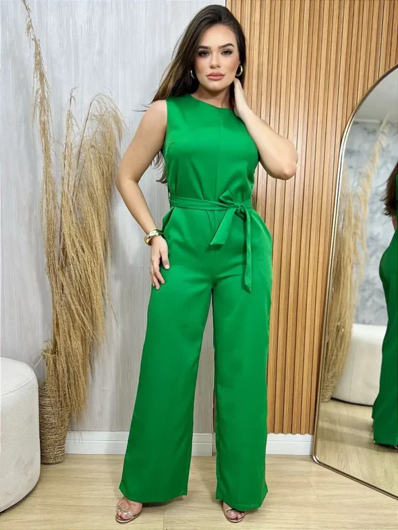  Entre as tendências, o vestido verde também aparece com força. Além de simbolizar esperança e renovação, a internet tem associado a cor à fertilidade e ao desejo de maternidade (Foto Divulgaçao)