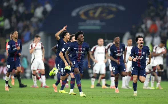 Jogadores do PSG comemorando título. (Foto: Mohamed Farag - FIFA/FIFA via Getty Images)