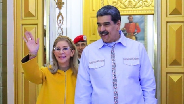 A ex-primeira-dama venezuelana Cilia Flores e o ex-ditador Nicolás Maduro