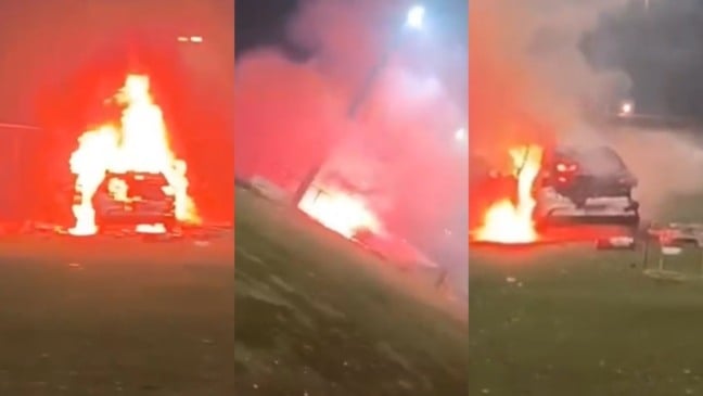 Carro pega fogo após acionamento acidental de fogos de artifício