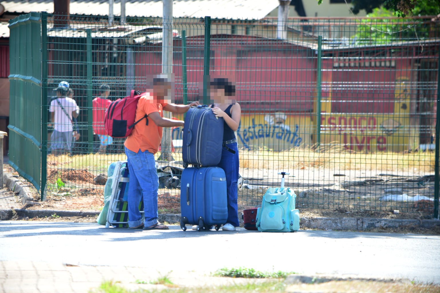 Migrantes venezuelanos celebram queda de Maduro nas ruas de Boa Vista (Foto: Nilzete Franco/FolhaBV) Migrantes venezuelanos celebram queda de Maduro nas ruas de Boa Vista (Foto: Nilzete Franco/FolhaBV)