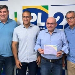 O ex-vereador Subtenente Velton, o prefeito Arthur Henrique, o ex-juiz Helder Gir&atilde;o e o vice-prefeit