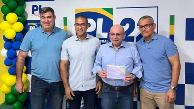 O ex-vereador Subtenente Velton, o prefeito Arthur Henrique, o ex-juiz Helder Girão e o vice-prefeit