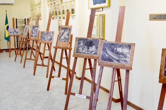  O material exposto tem como base o livro The Amazon and Madeira Rivers: Sketches and Descriptions from the Note-Book of an Explorer. Foto: Wenderson Cabral/FolhaBV