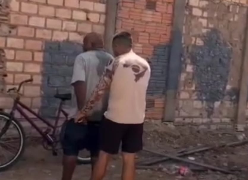 Velho conhecido da polícia “Pangaré” volta à cadeia após ser flagrado por tenente Velho conhecido da polícia “Pangaré” volta à cadeia após ser flagrado por tenente