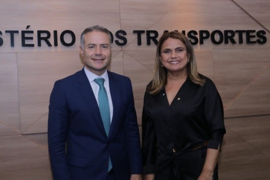 A deputada federal Helena Lima em reunião com o ministro dos Transportes, Renan Filho, tratando de investimentos para as rodovias de Roraima.