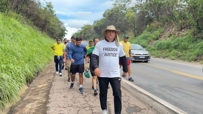 Pastor Diniz chega à caminhada de Nikolas Ferreira em Goiás (Foto: Ascom Parlamentar)