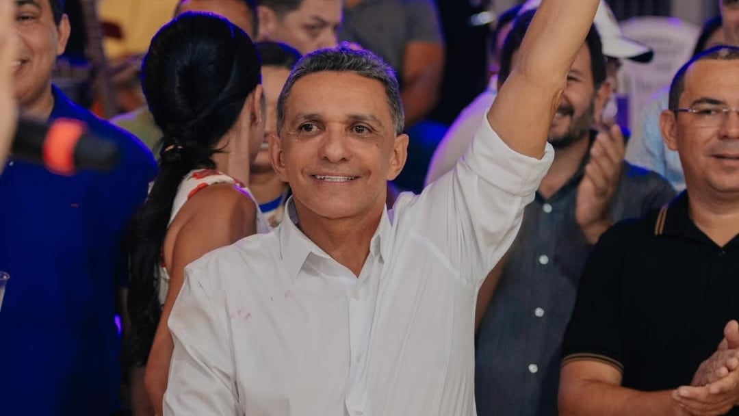 Mecias anuncia que deixará o Senado para assumir vaga no TCE; veja vídeo